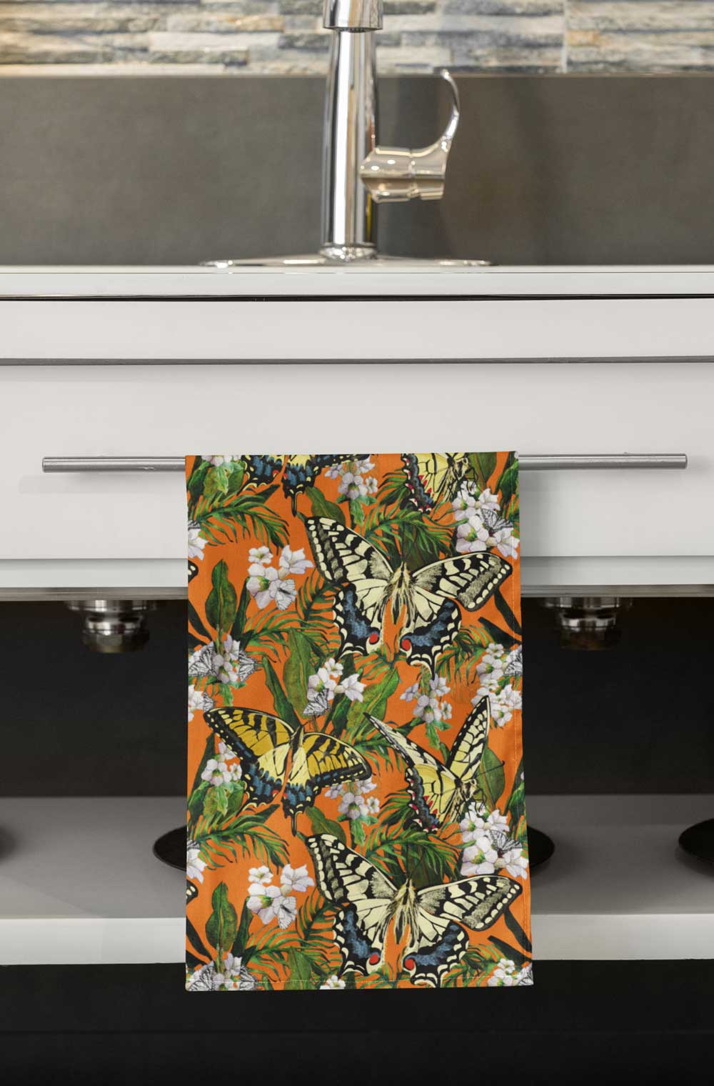 Swooping swallowtail Tea Towel