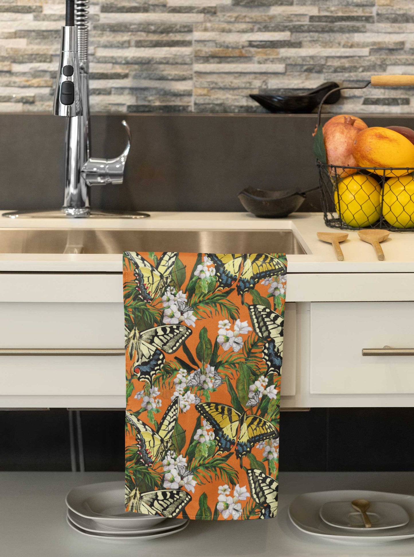 Swooping swallowtail Tea Towel