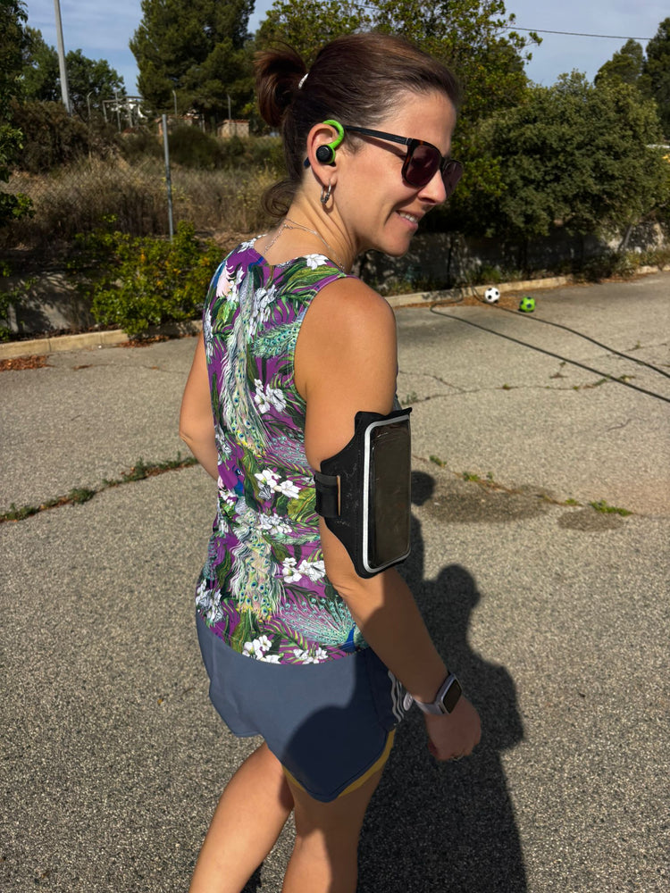 Patterned running tops